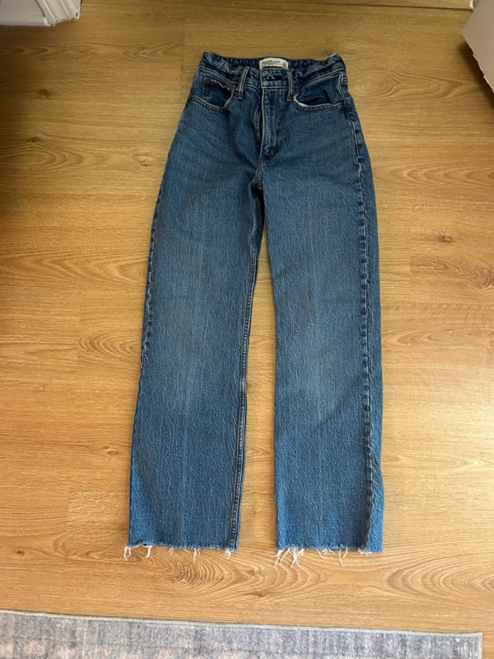 Abercrombie 90s high waisted jeans